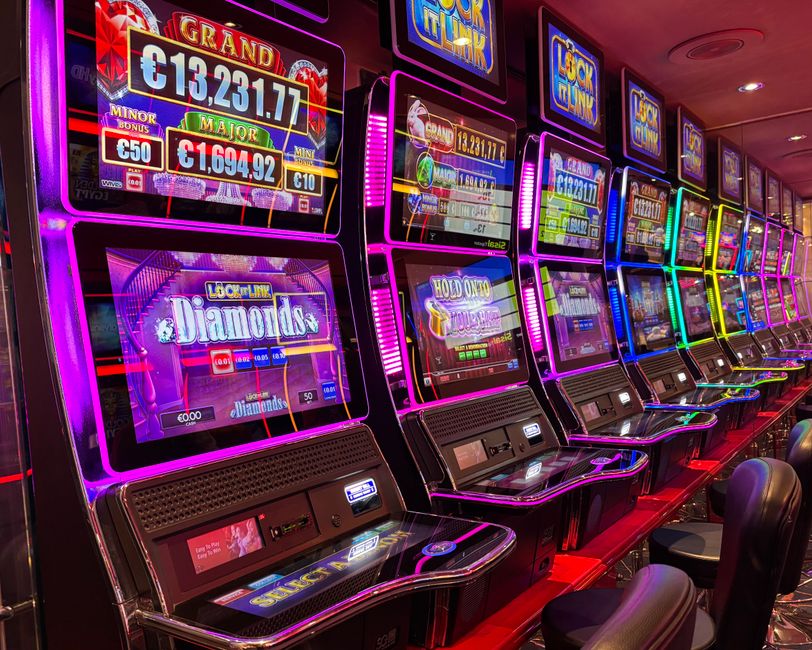 Slot